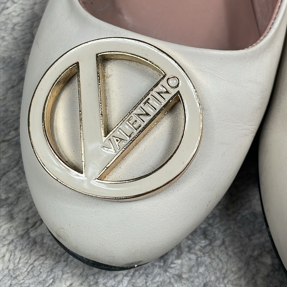 Valentino Calliope Leather Ballet Flats V Medallion Ivory Cream Sz 8 - Picture 4 of 14